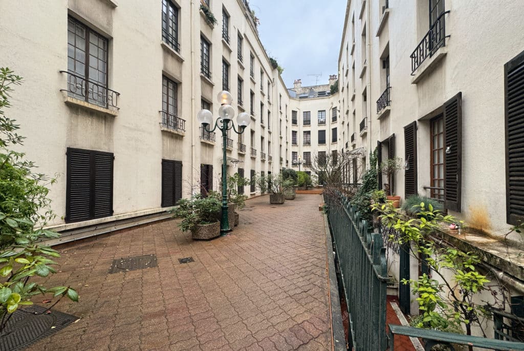 Furnished apartment - 2 rooms - 42 sqm - Invalides - 75007 Paris - 107404-9