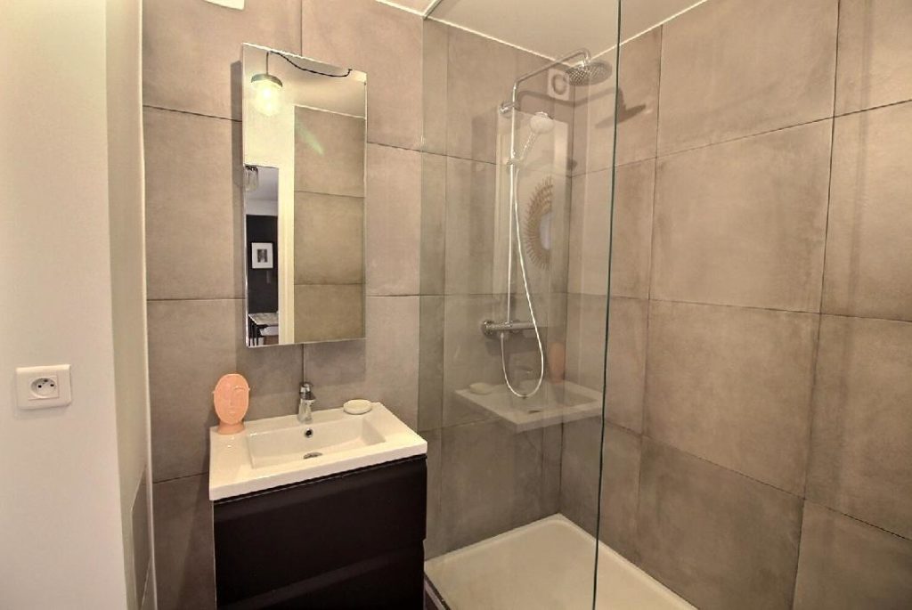 Furnished apartment - 2 rooms- 48 sqm- Montmartre - Pigalle- 75009 Paris -109128-9
