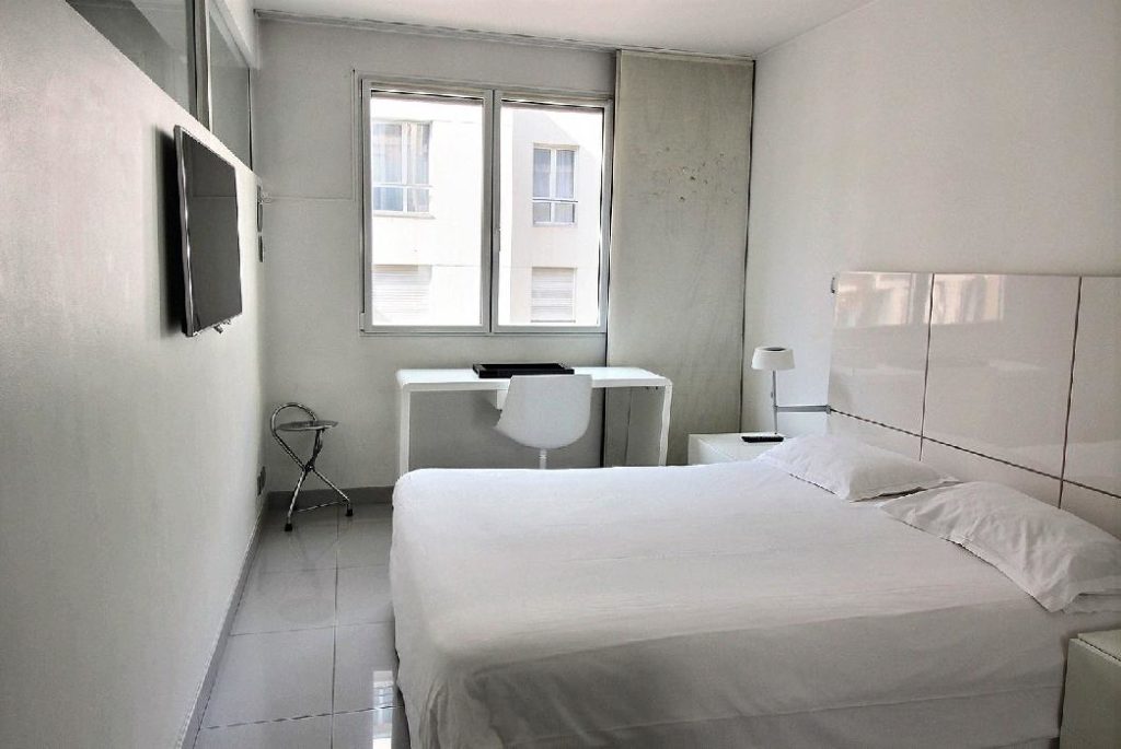 Location Appartement Meublé - 2 pièces - 52 m² - Raspail - Sèvres- Babylone - 75006 Paris - 106411-7