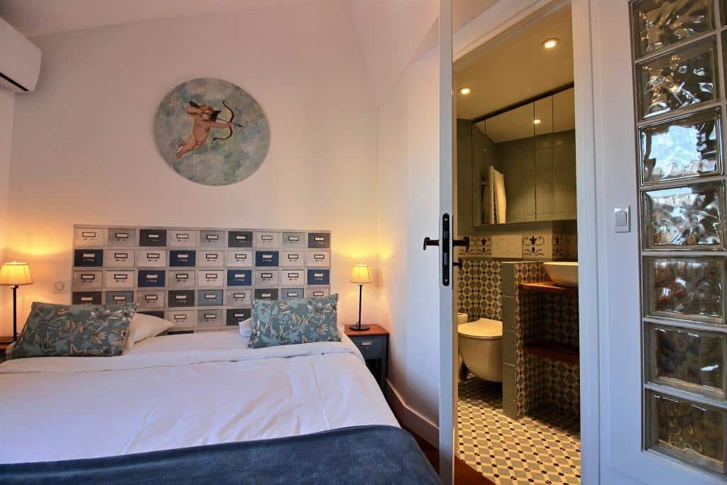 Furnished apartment - 3 rooms - 90 sqm - Raspail - Sèvres- Babylone - 75006 Paris - 206313-21