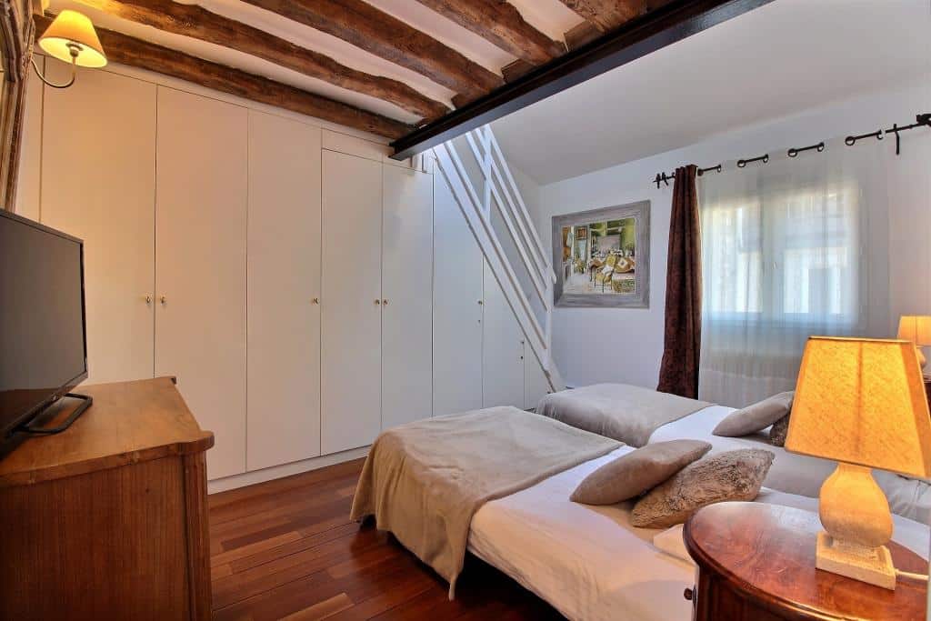 Furnished apartment - 3 rooms - 90 sqm - Raspail - Sèvres- Babylone - 75006 Paris - 206313-25