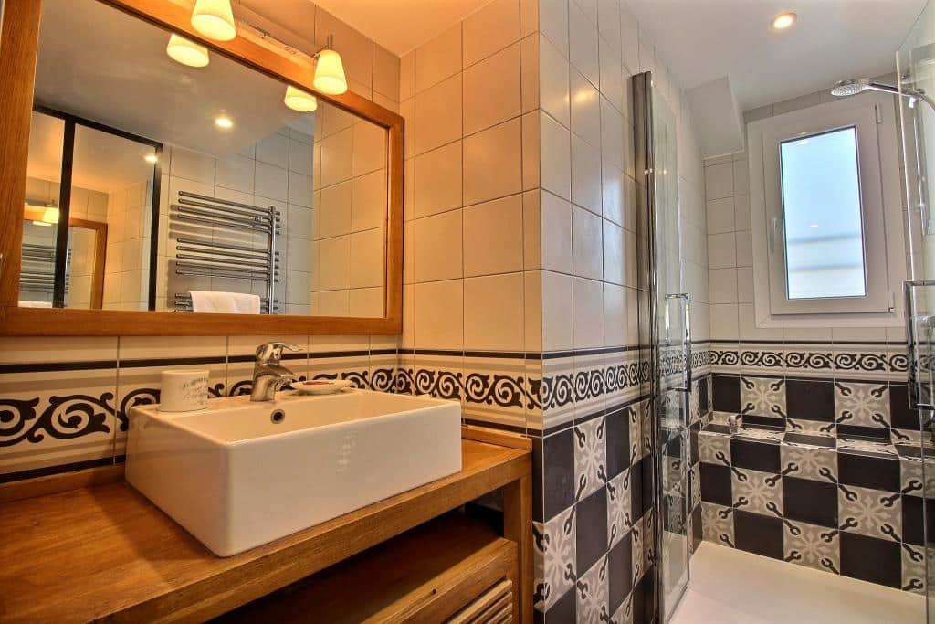 Furnished apartment - 3 rooms - 90 sqm - Raspail - Sèvres- Babylone - 75006 Paris - 206313-15