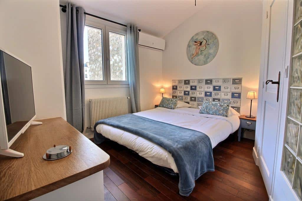 Furnished apartment - 3 rooms - 90 sqm - Raspail - Sèvres- Babylone - 75006 Paris - 206313-20